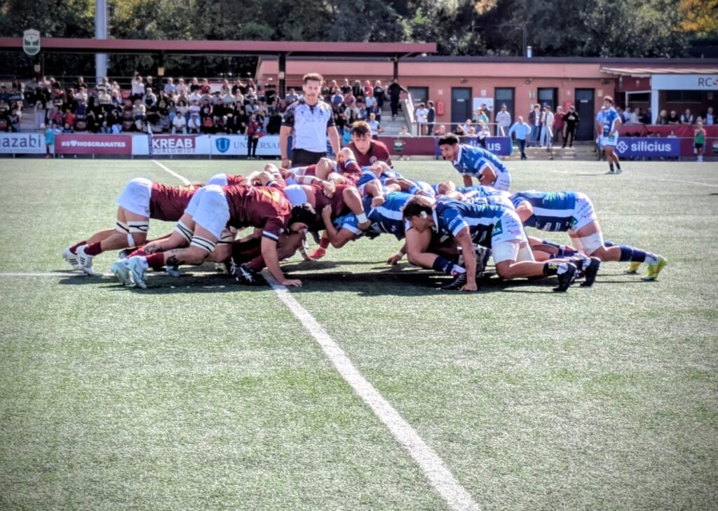Alcobendas and VRAC Scrum down by Jorge López