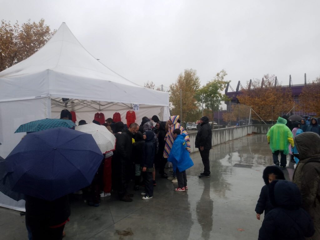 Spanish fans brave the fanzone