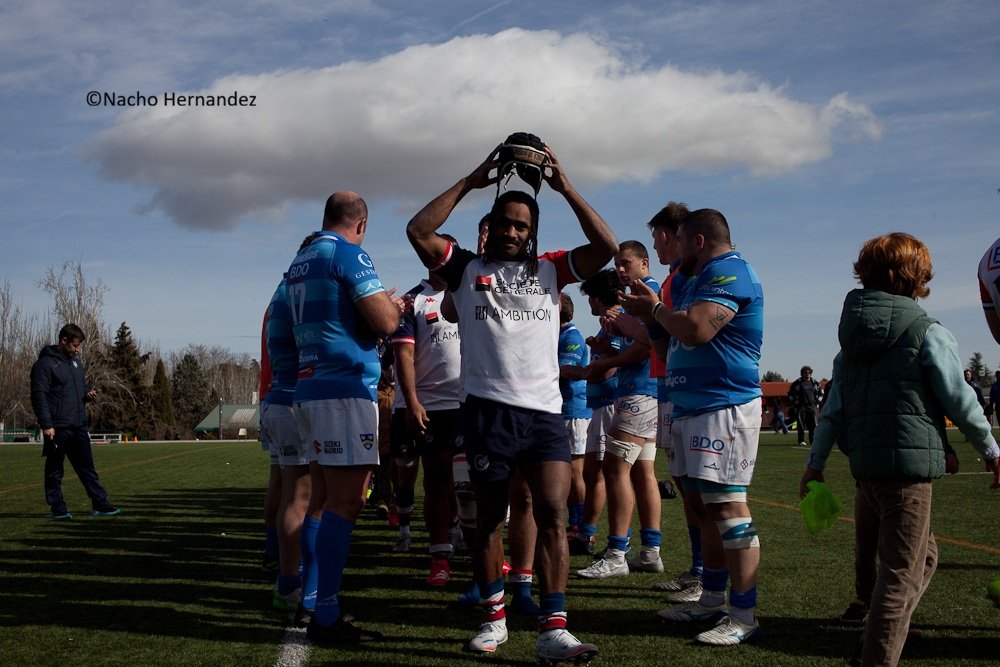 Liceo Frances´ Adriano Talemaisuva doffs his cap at El Central
