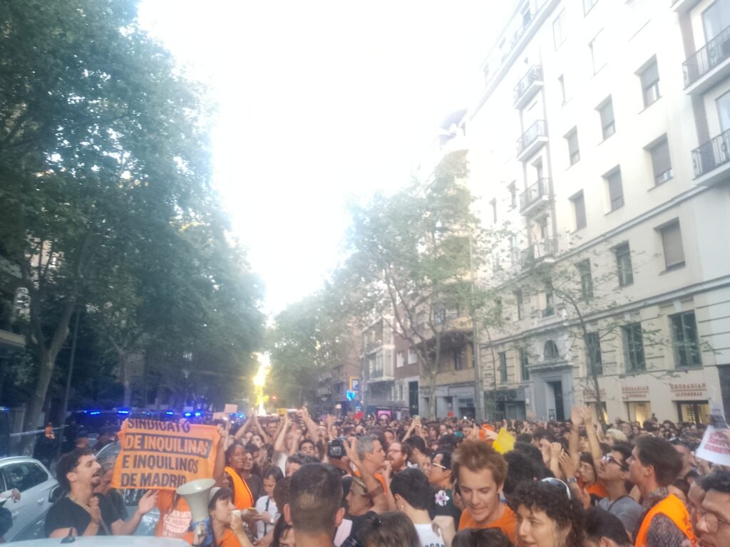 The Mari Carmen Protest in the evening outside 'Ayuso´s attic' in General Martínez Campos de Madrid